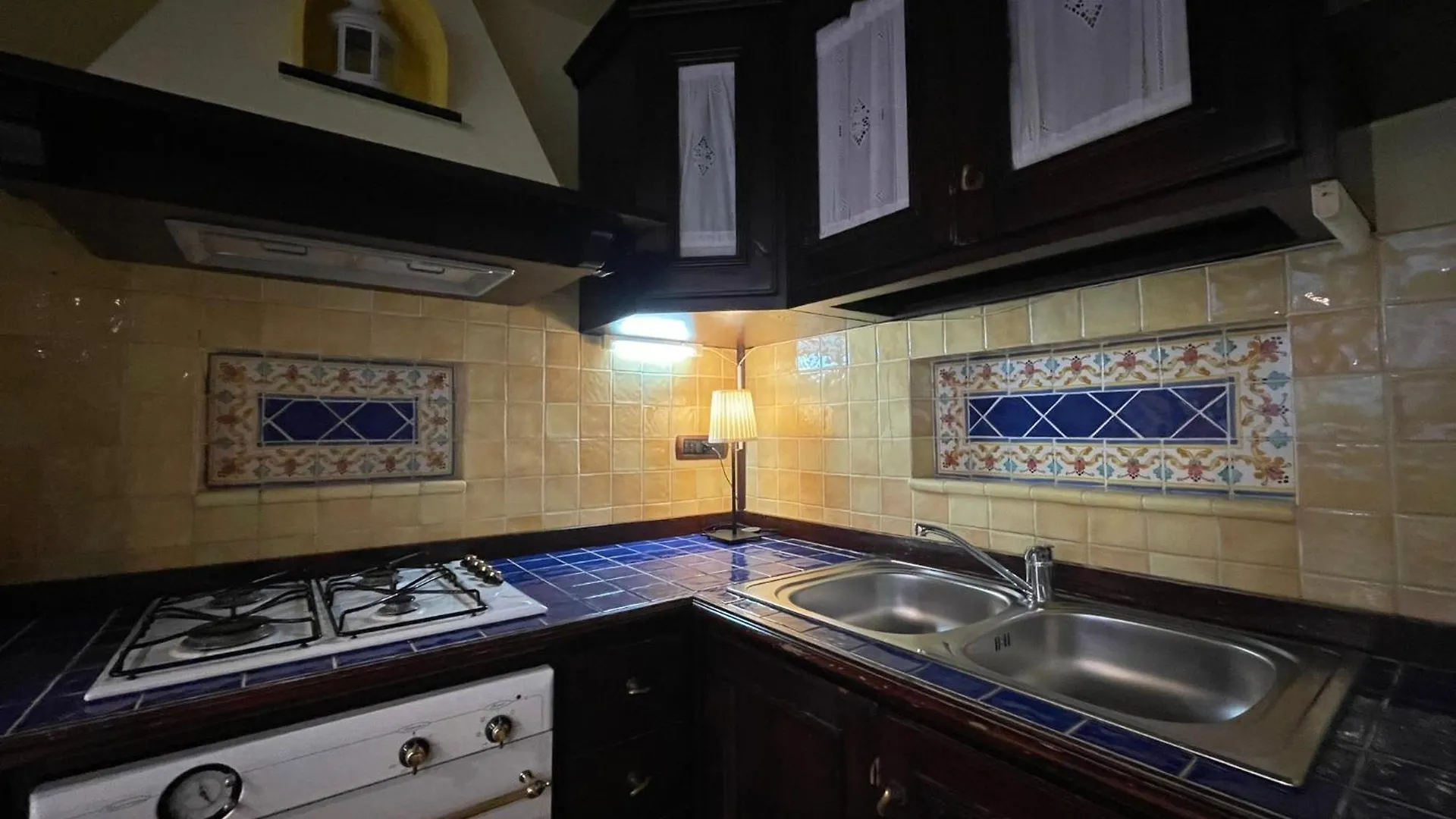 Apartment Lovely House In Centro Storico Naples Italy